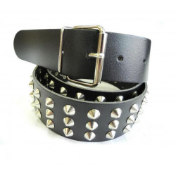 Ledergürtel mit Spitznieten 3 reihig