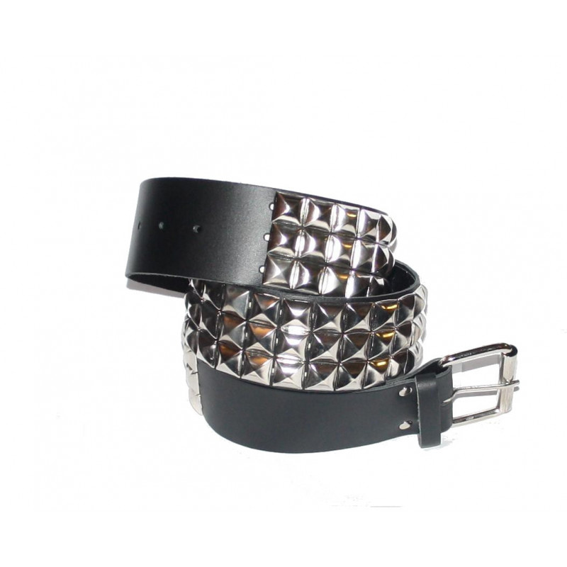 Ledergürtel mit Pyramidennieten 3 reihig