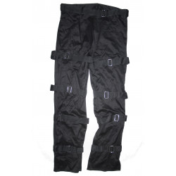 Bondagehose mit Riemen und Schnallen