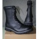 Boots mit Schnallen und Schnürung